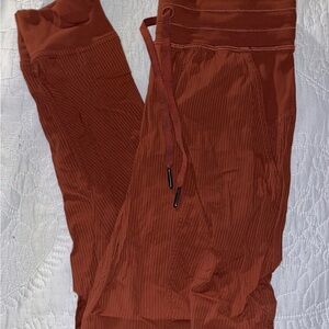 Lululemon Joggers - size 2 (dark orange)